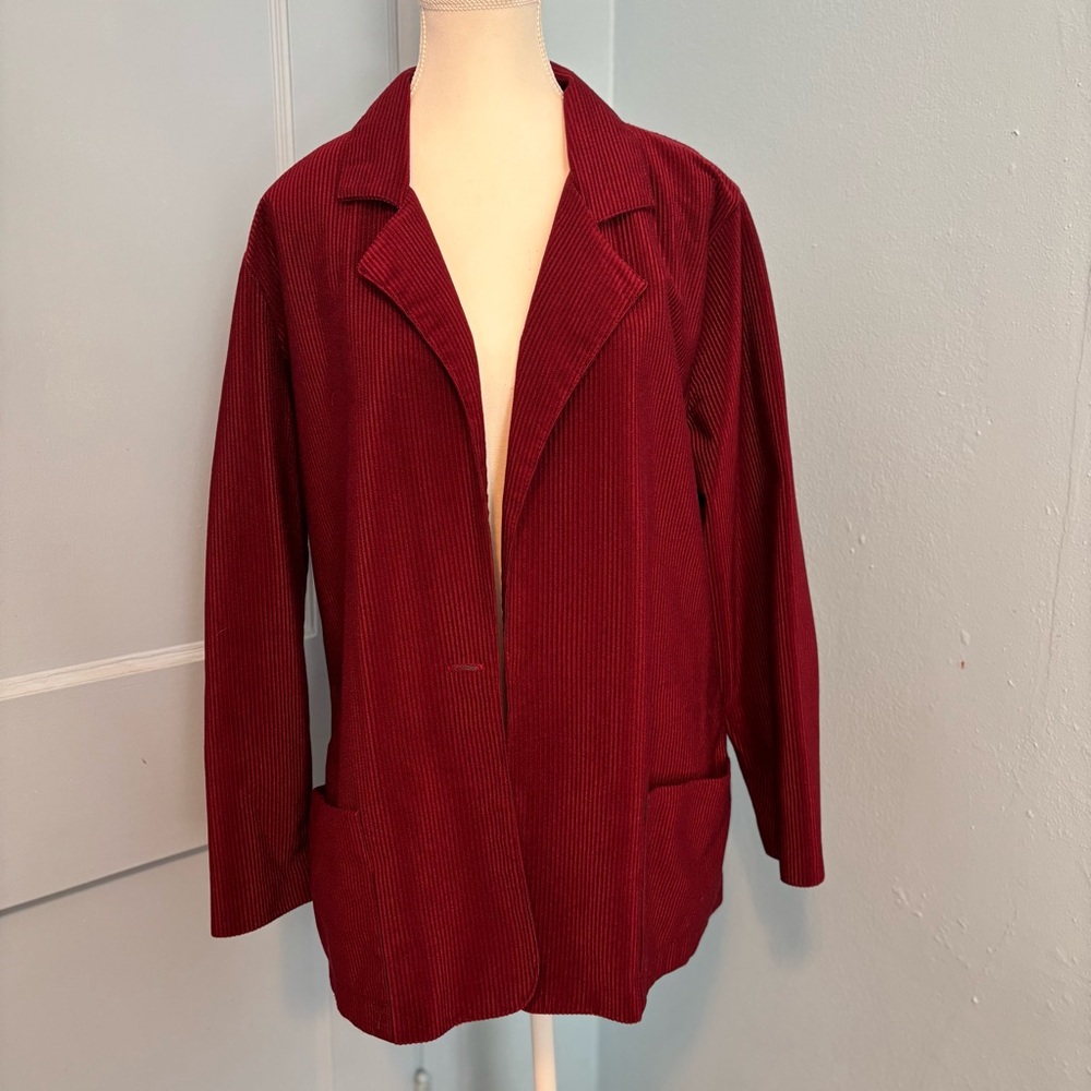 Elegant Women's Burgundy Blazer